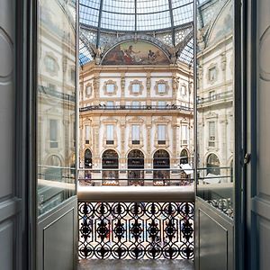 Camera galleria con letto king size